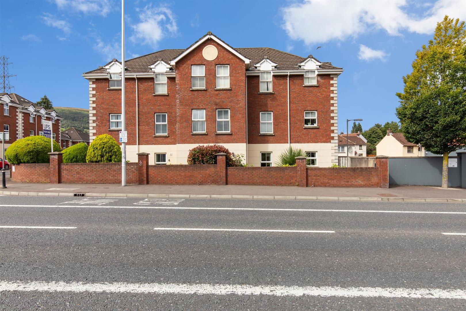 Apt 2 Doire Beag, 159 Andersonstown Road 1 of 23
