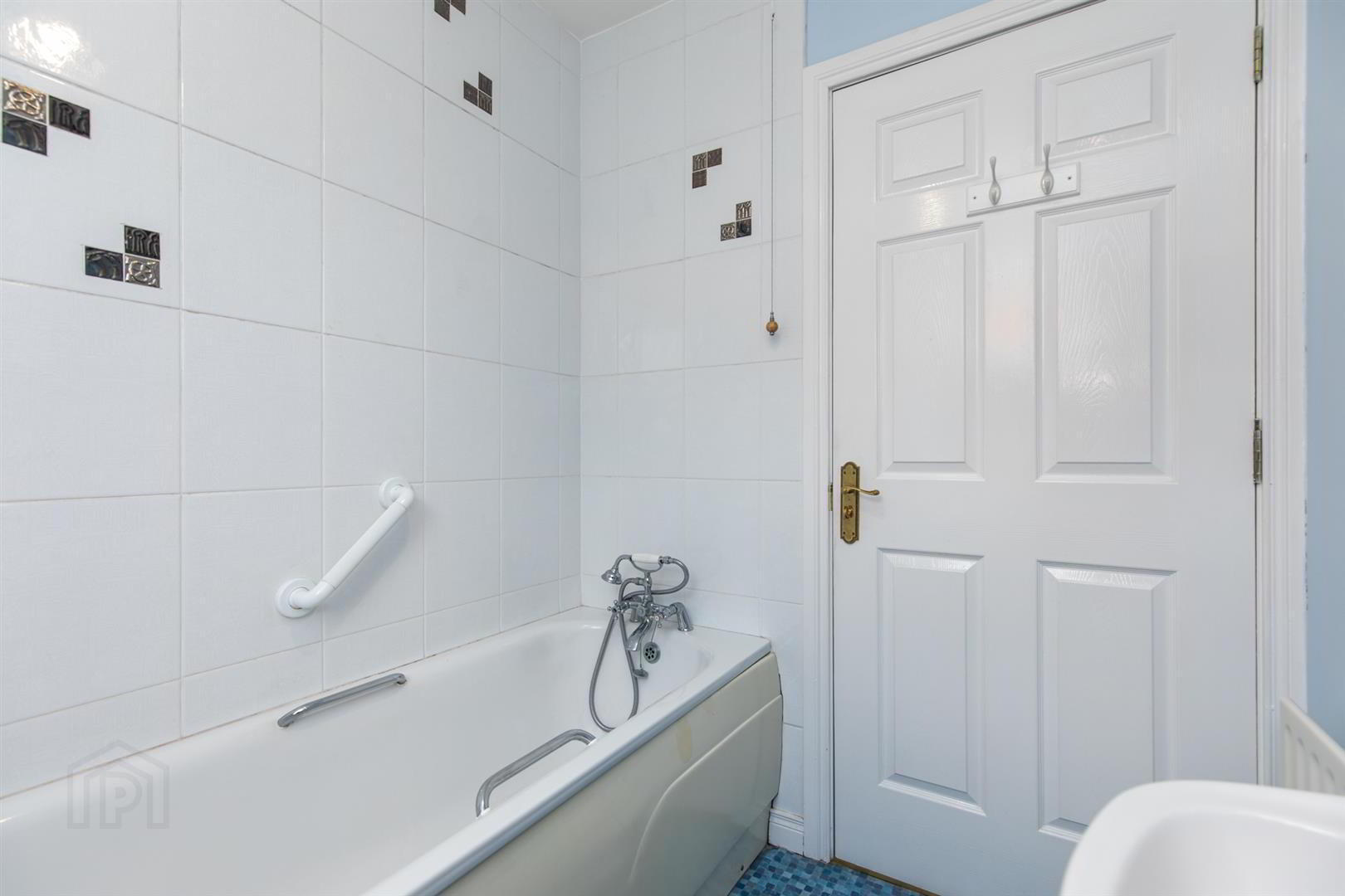 Apt 2 Doire Beag, 159 Andersonstown Road 22 of 23