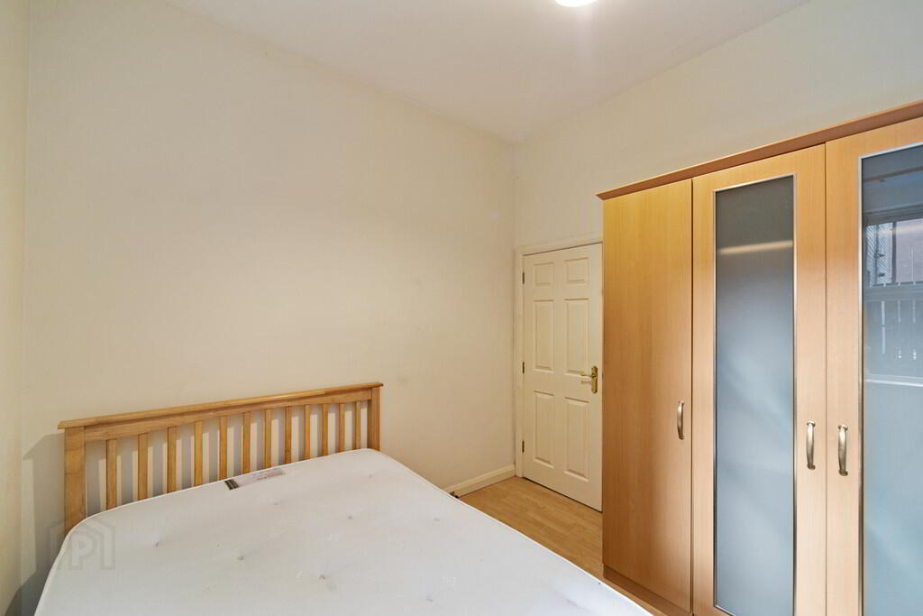 Apt 1, 97 Eglantine Avenue 8 of 12