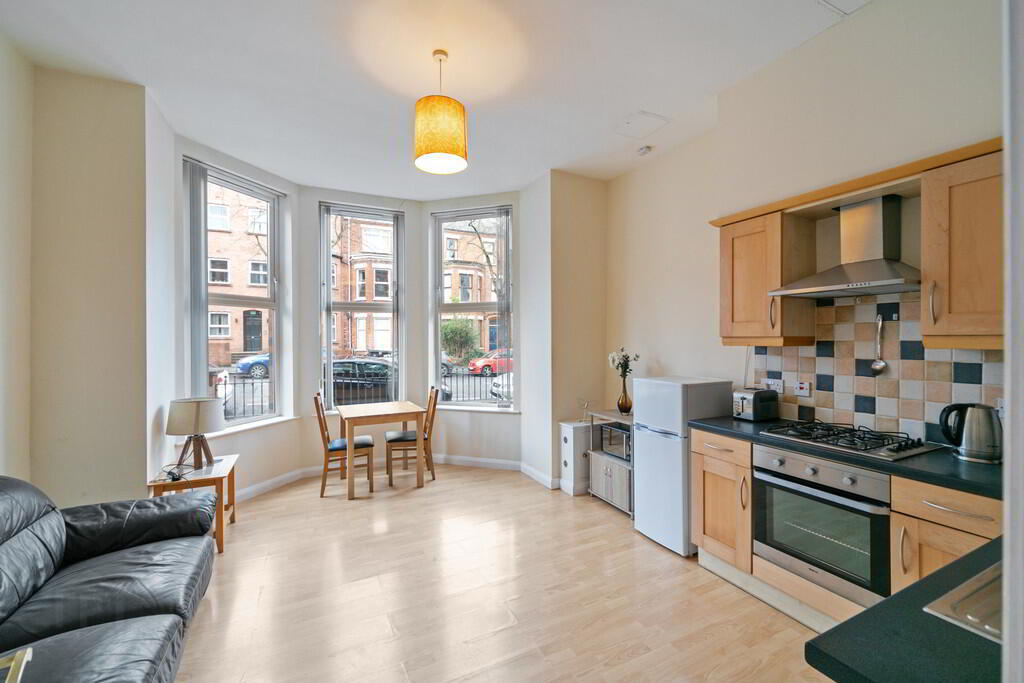 Apt 1, 97 Eglantine Avenue 2 of 12