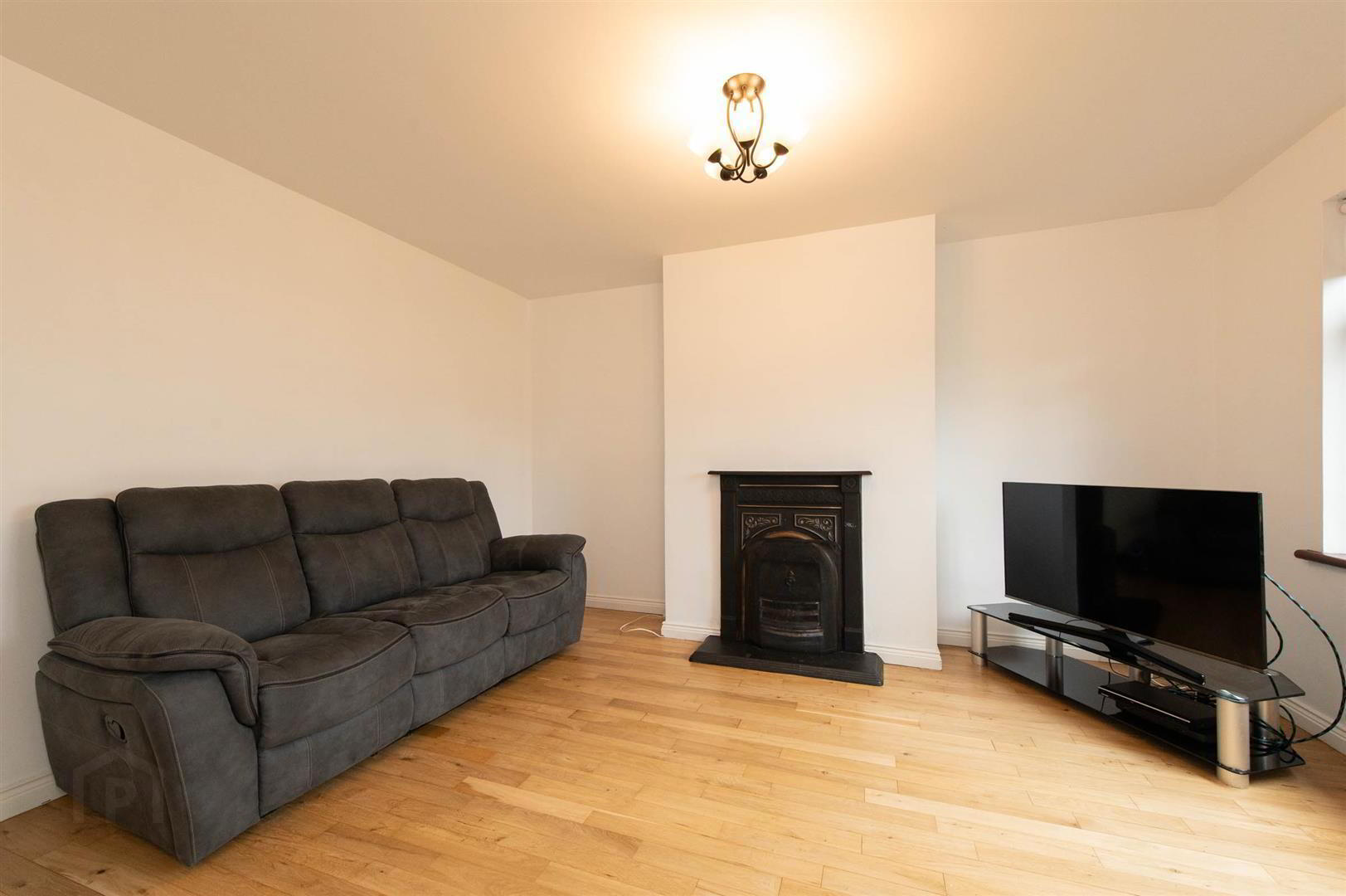 22 Tudor Mews 4 of 22