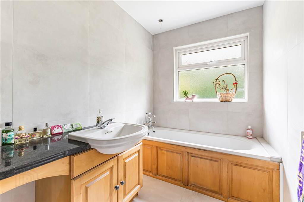 Augusta, 4 Downshire Park 17 of 34
