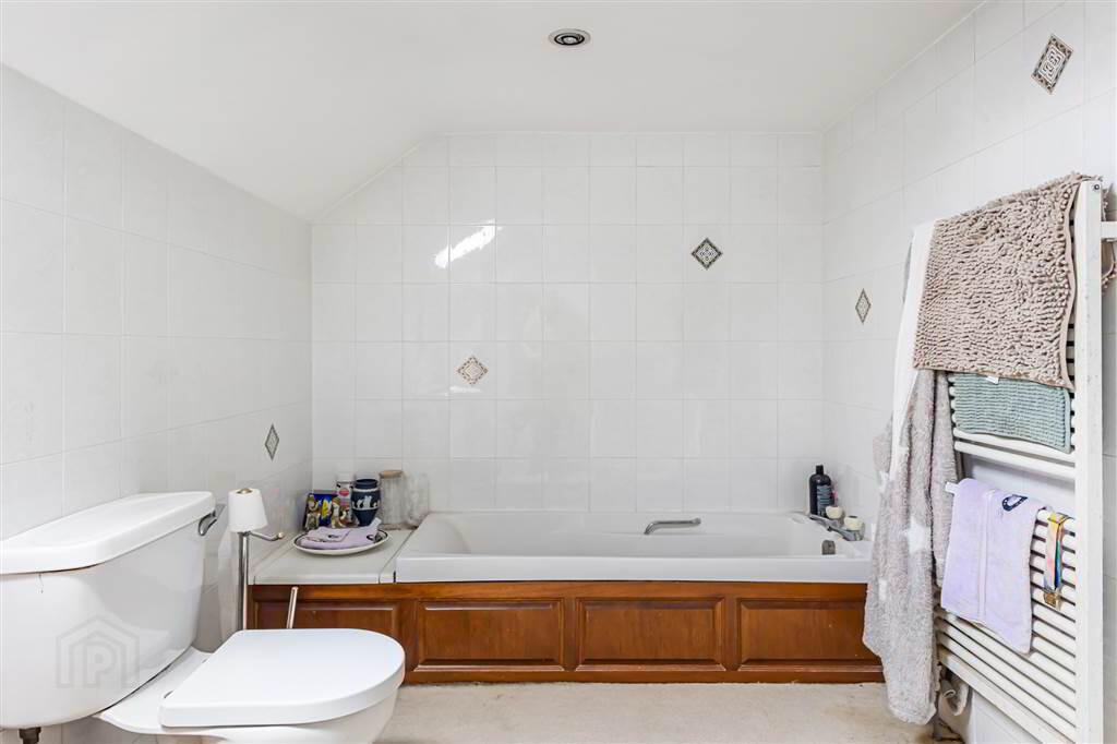 Augusta, 4 Downshire Park 26 of 34