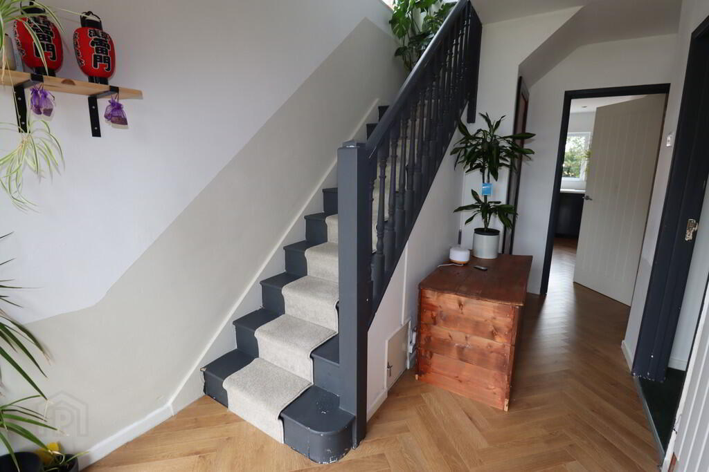 21 Twinburn Drive 2 of 24