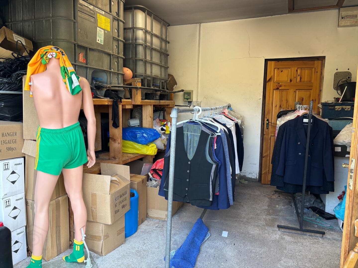"Ardra Laundrette & Dry Cleaners", Kentucky 5 of 12