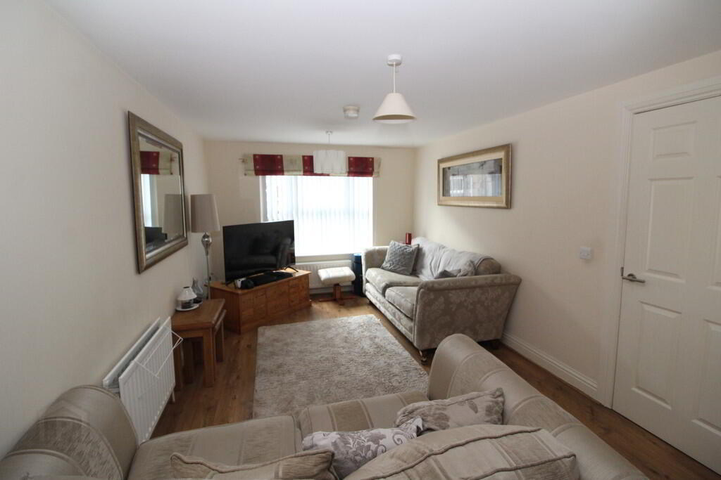 Apt 10, 99 Church Road 3 of 17
