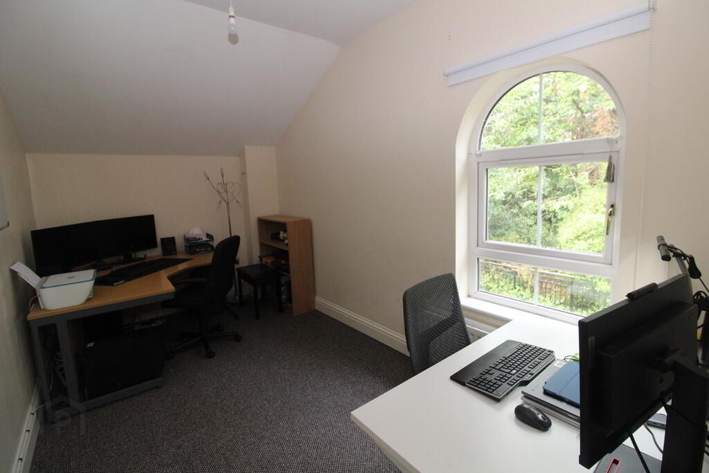 Apt 10, 99 Church Road 10 of 17