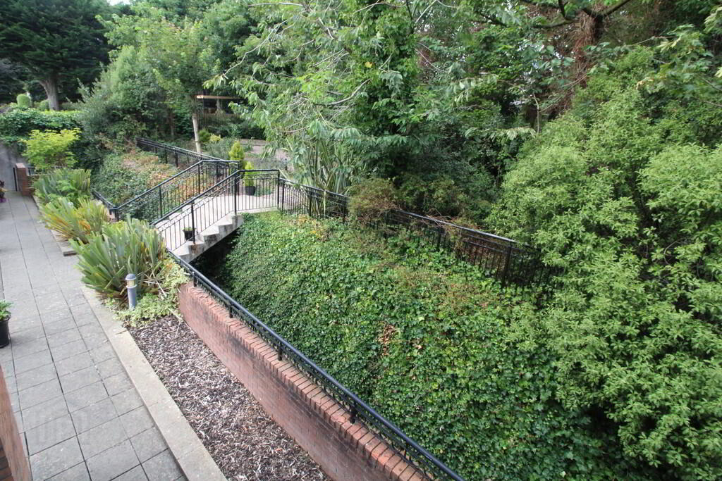 Apt 10, 99 Church Road 14 of 17