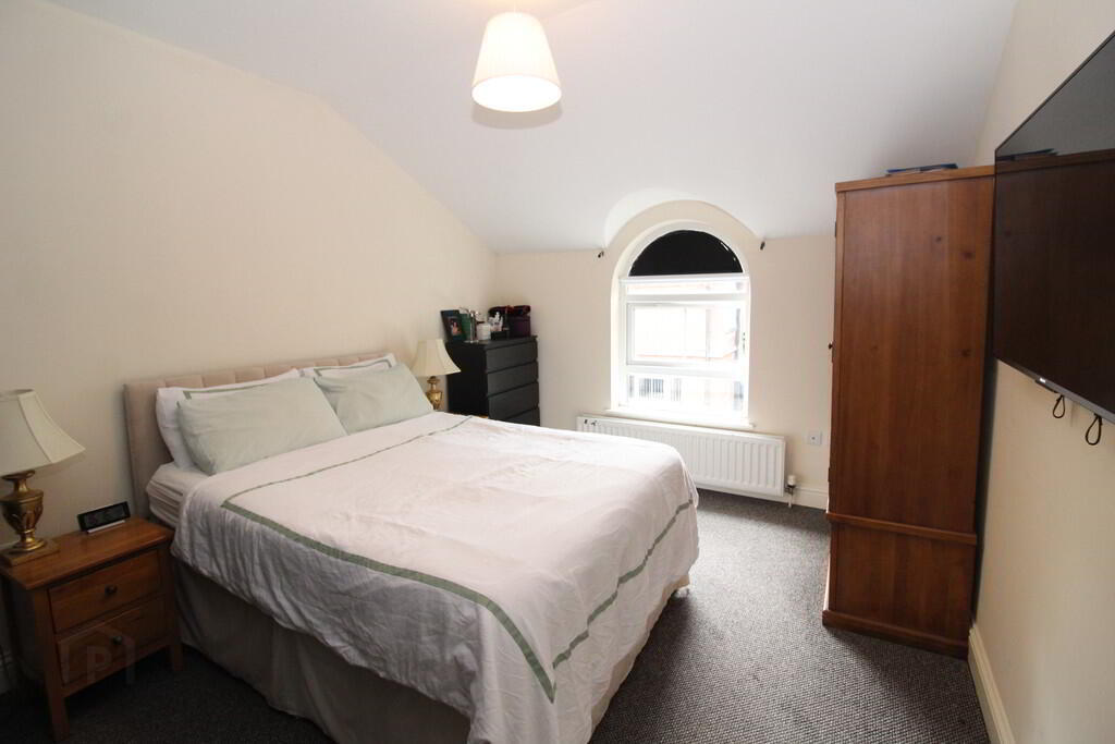 Apt 10, 99 Church Road 9 of 17