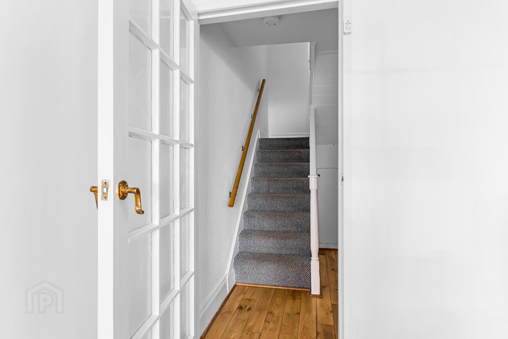 16 Warren Road 14 of 28
