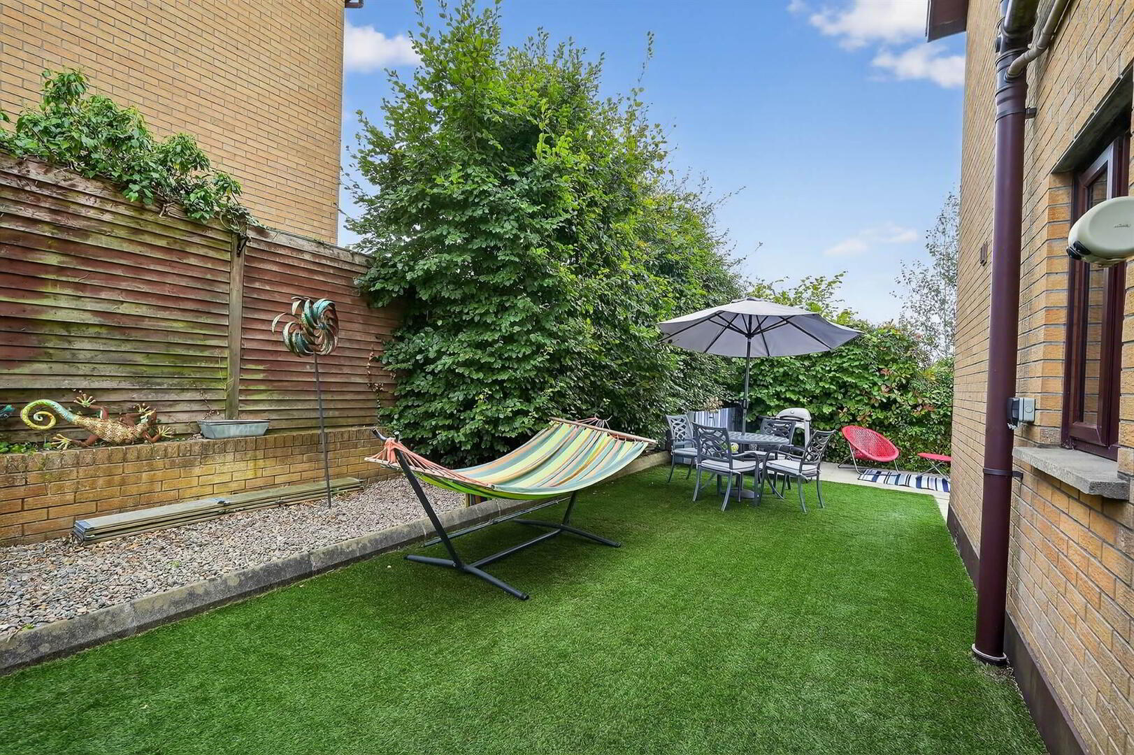 35 Royal Lodge Avenue 40 of 42