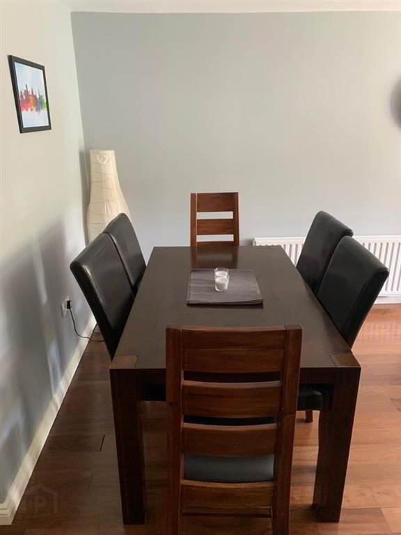 Apt 2 Elm House, 2 Beech Heights 4 of 14