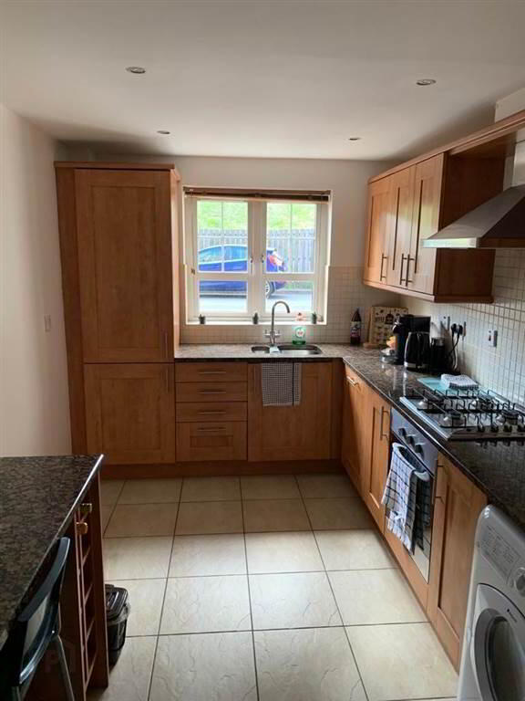 Apt 2 Elm House, 2 Beech Heights 6 of 14