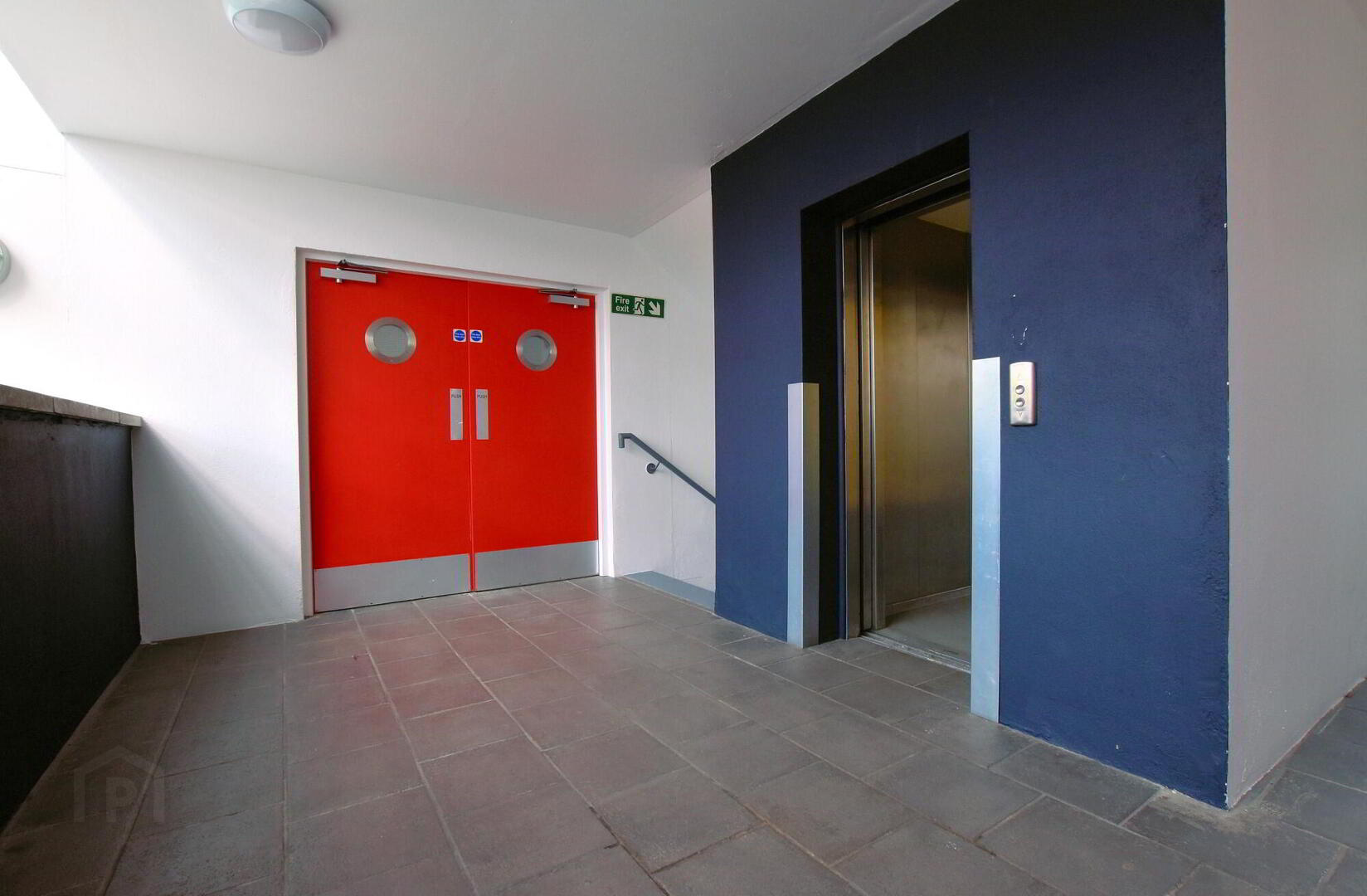 Apt 40 City Gate, 2 Sussex Place 3 of 23