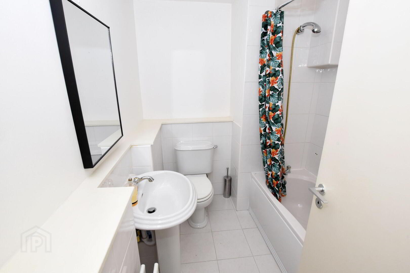 Apt 40 City Gate, 2 Sussex Place 17 of 23