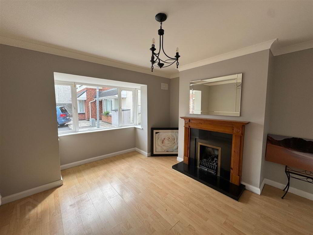 72 Riverside Drive 2 of 13