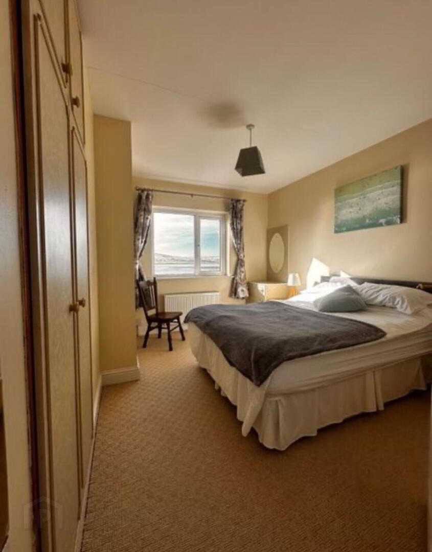 Ocean View, 133 The Wood 7 of 13