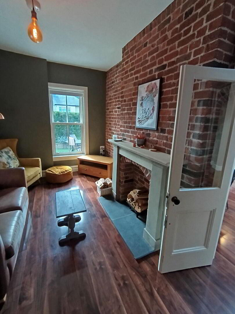 Lawn Cottage 10 of 24