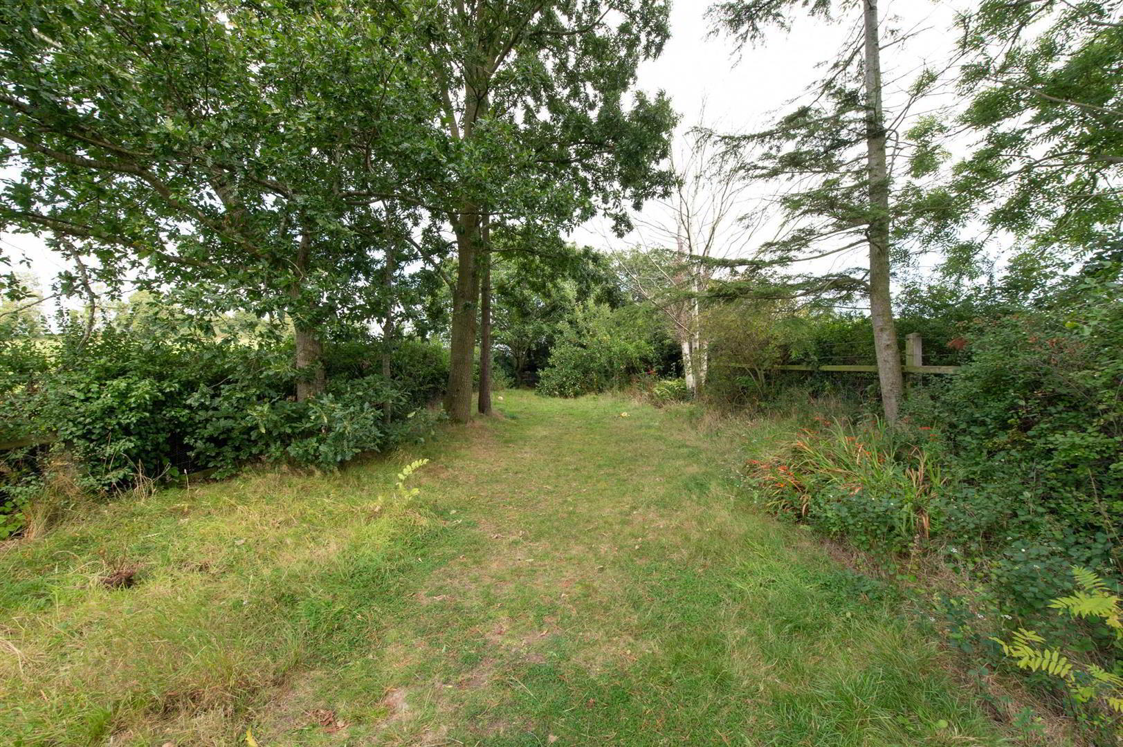 81 Poyntzpass Road 28 of 36