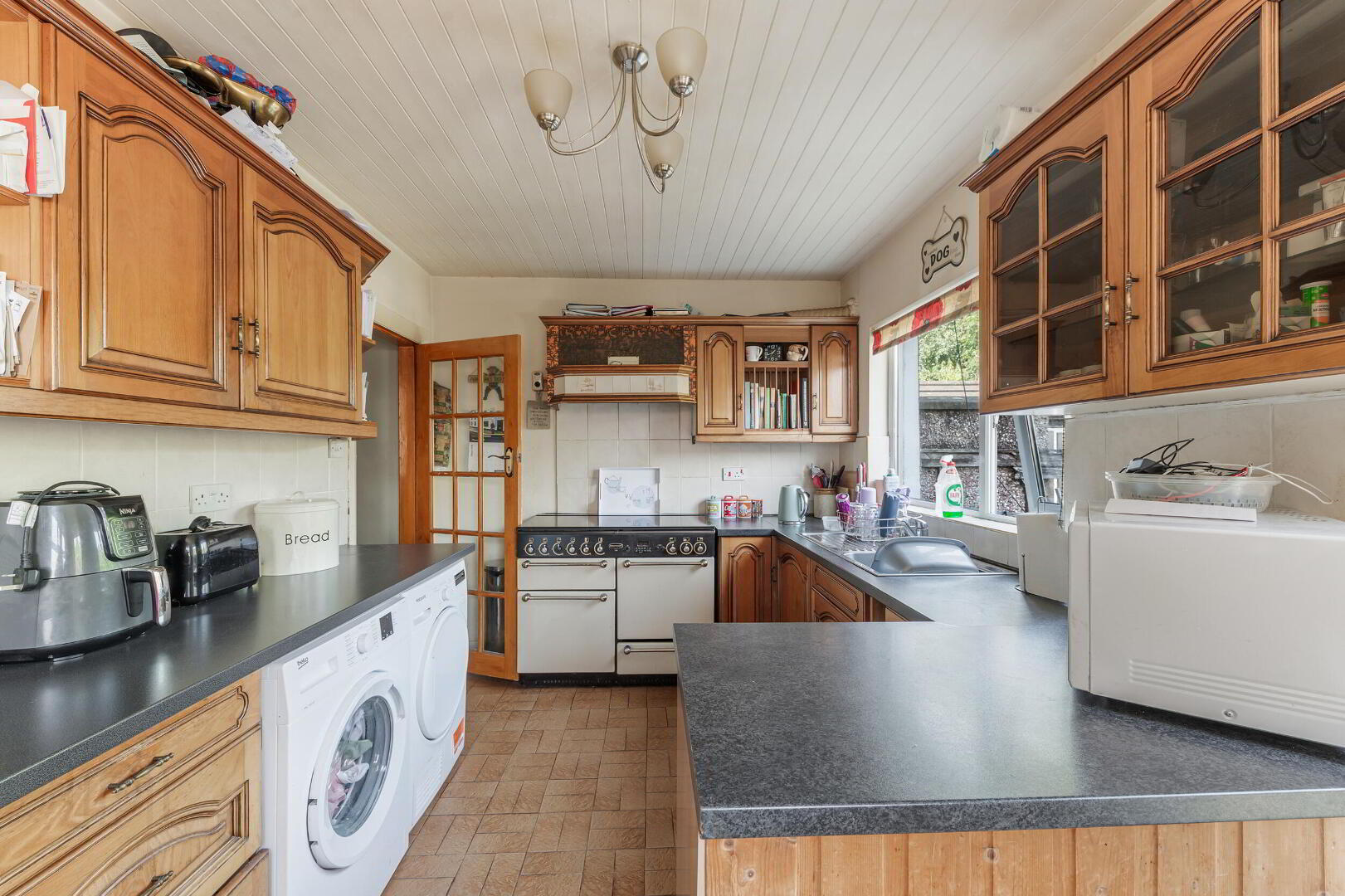 10 Hazeldene Avenue 5 of 14