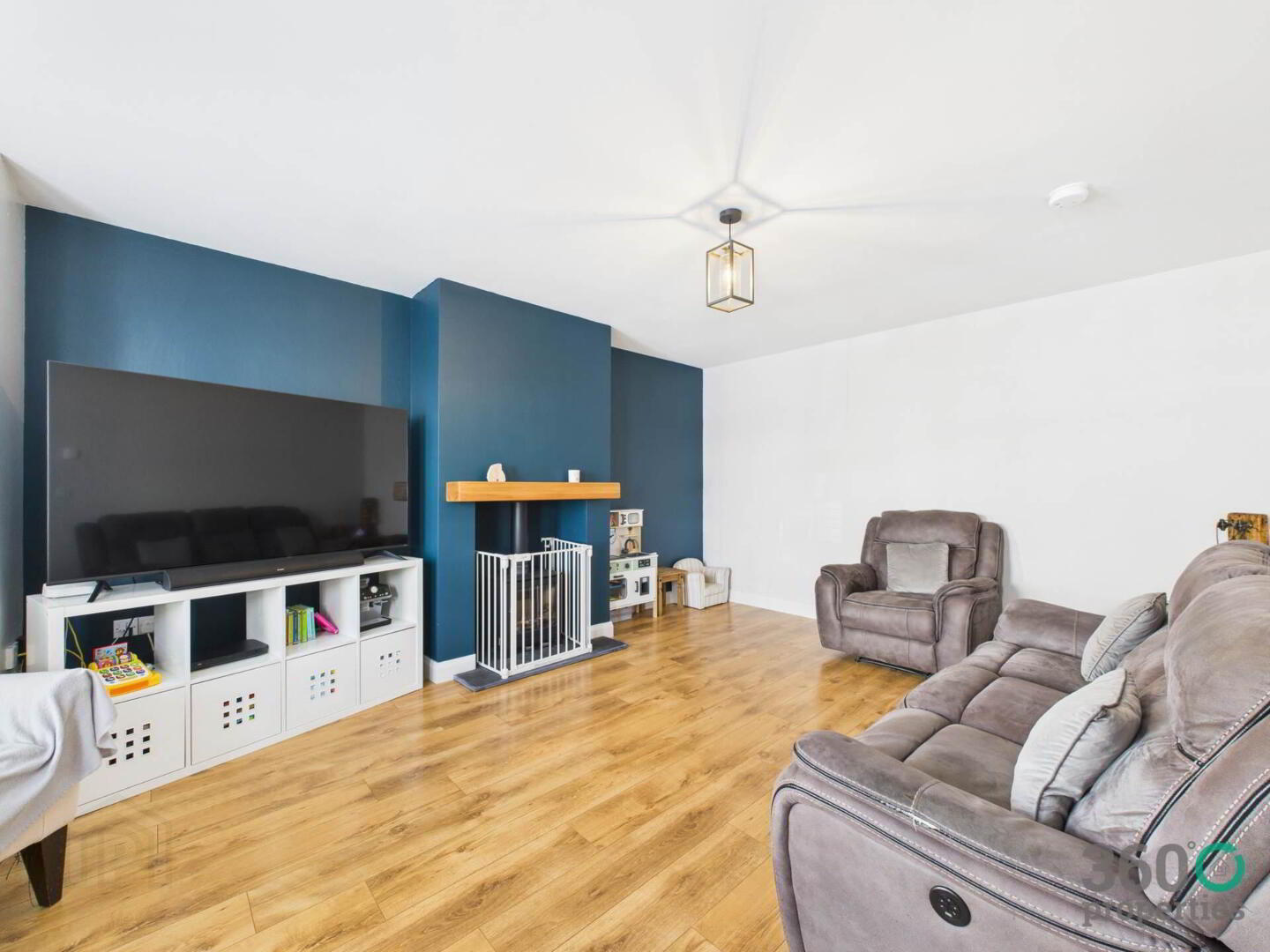 7 Rockfield Park 3 of 23