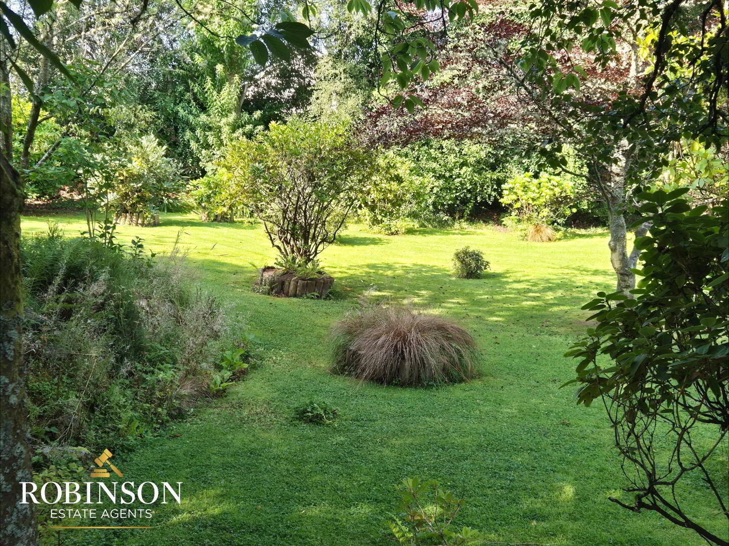 3 Bedroom Bunaglow, Milltown 2 of 13