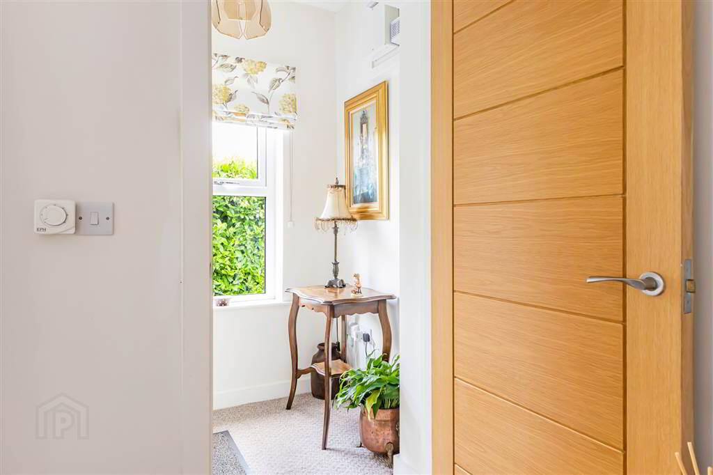 Apt, 4 Hillsborough Road Mews 5 of 23