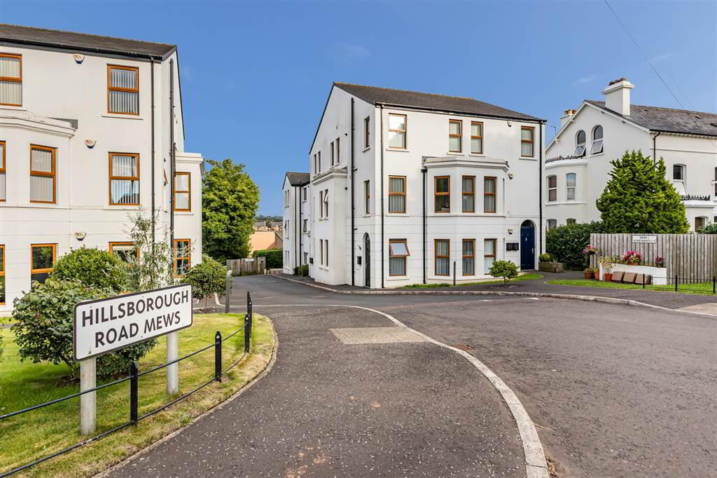Apt, 4 Hillsborough Road Mews 1 of 23