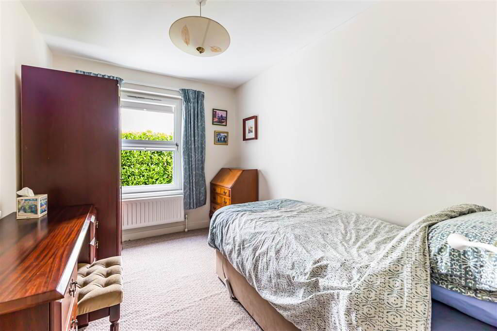 Apt, 4 Hillsborough Road Mews 19 of 23