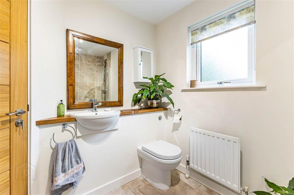 Apt, 4 Hillsborough Road Mews 21 of 23