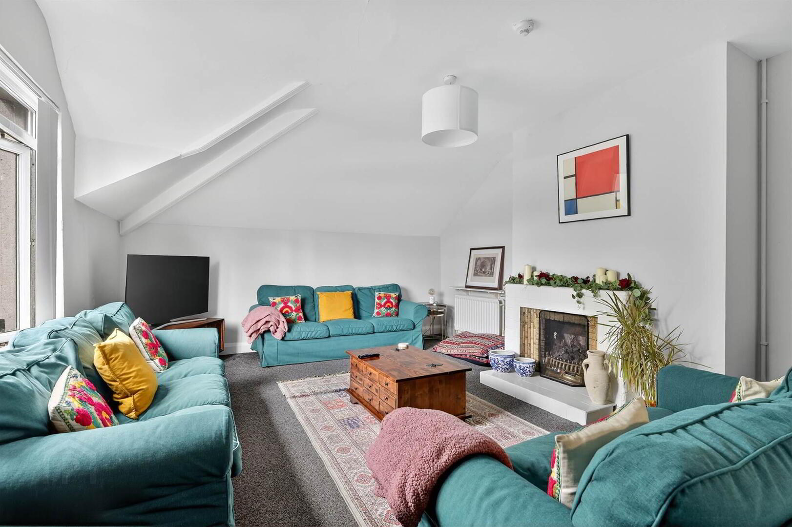 Apt 5, 62 Malone Road 8 of 23