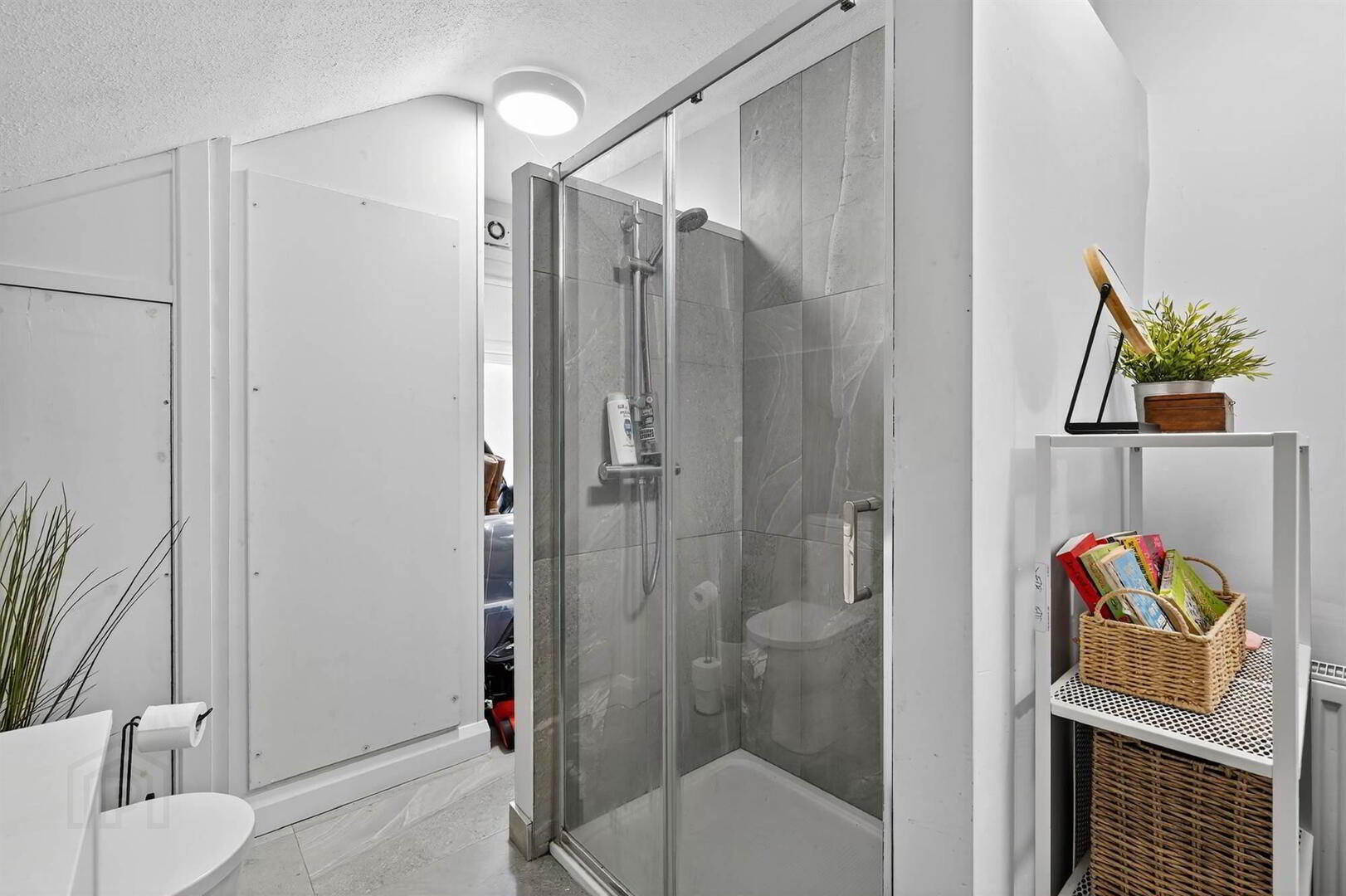 Apt 5, 62 Malone Road 23 of 23