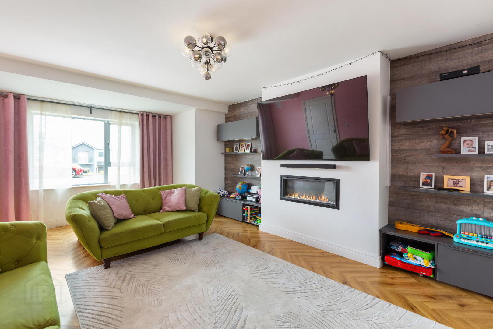 28 Meadow Gate 2 of 14