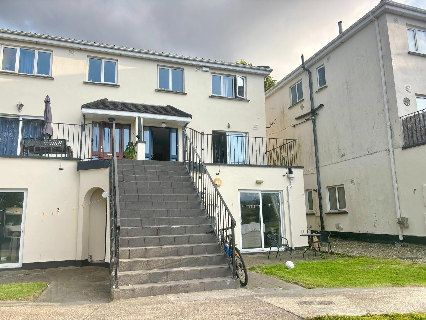 23 Rivercourt 1 of 14