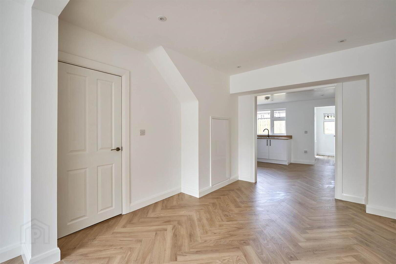 26 Downshire Road 5 of 20