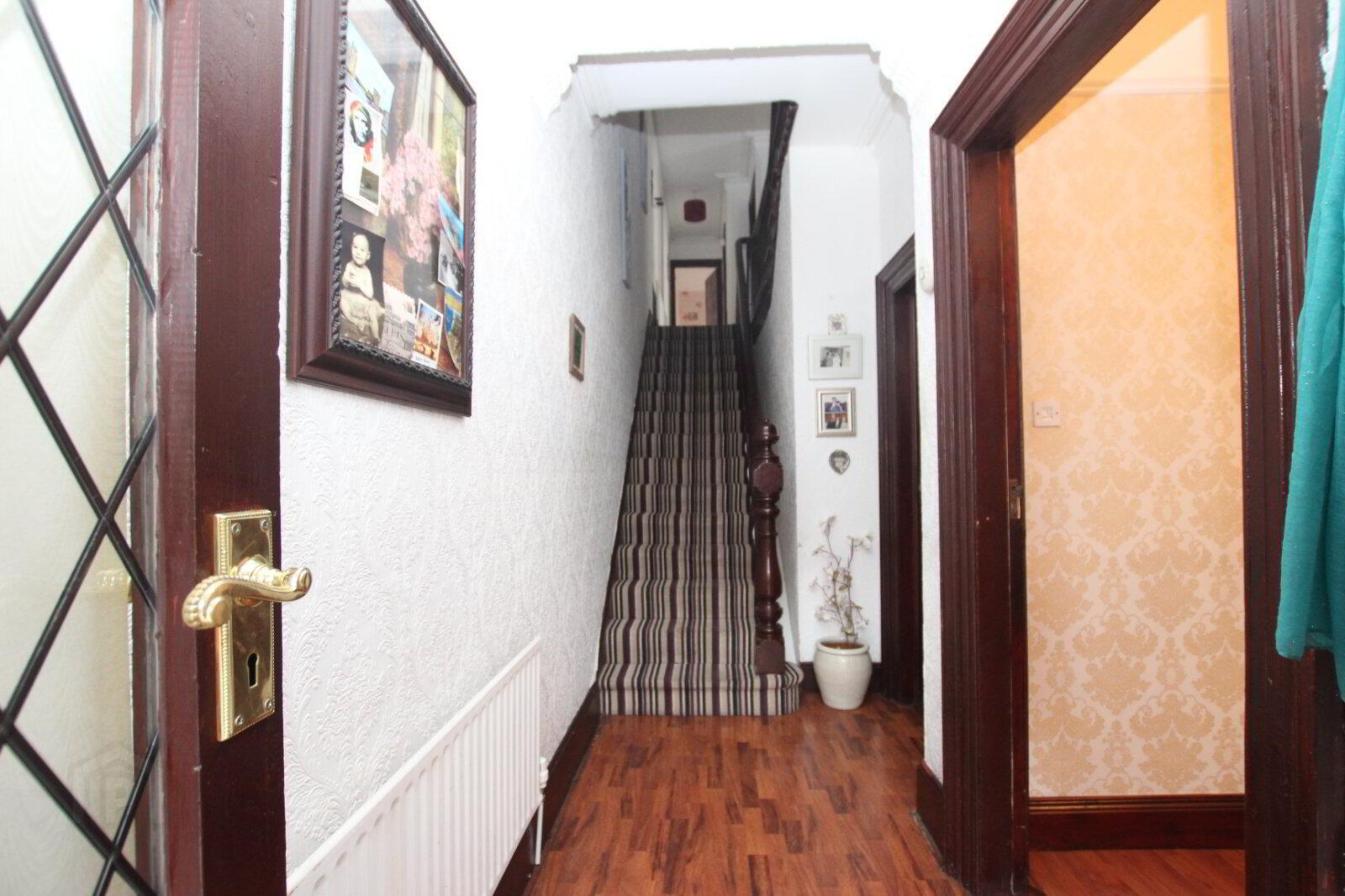 16 Rosemount Gardens 2 of 12