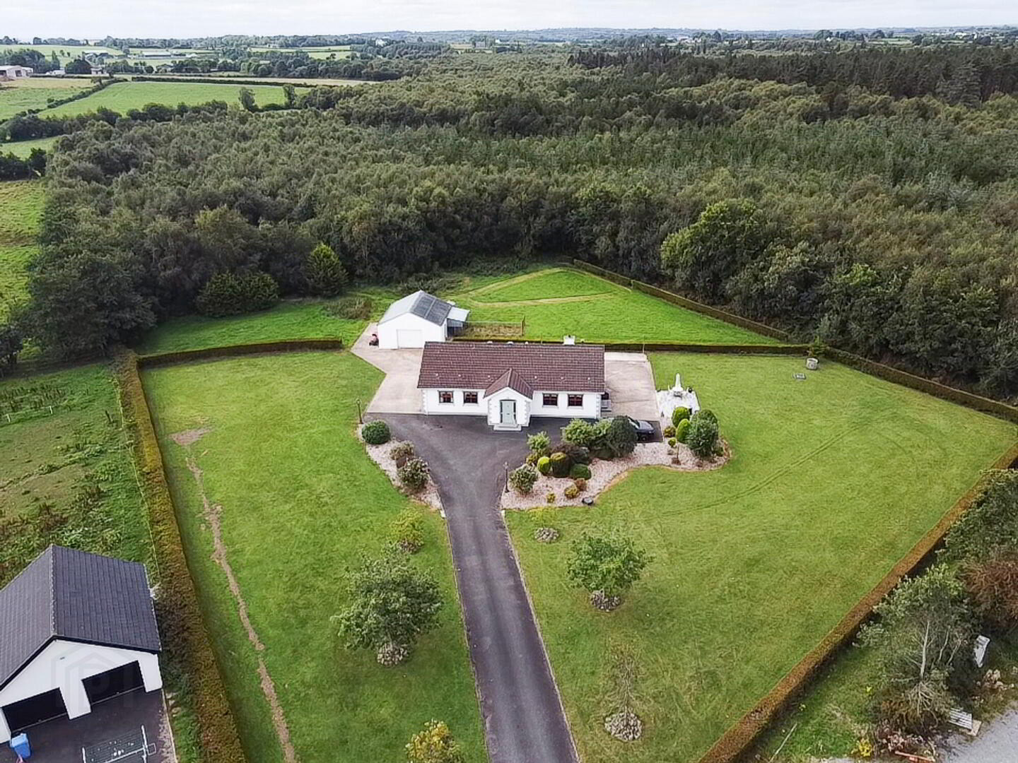 26 Moss Road 1 of 16