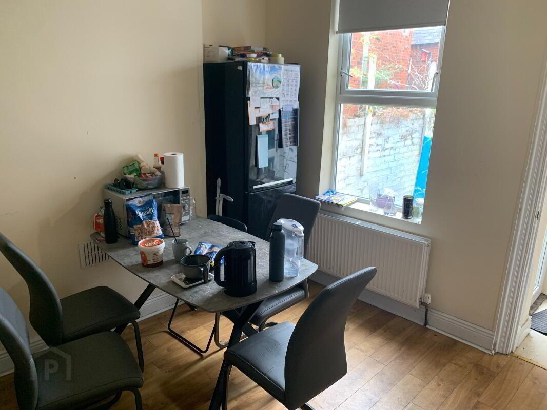 Elaine Street, Room 5 3 of 9