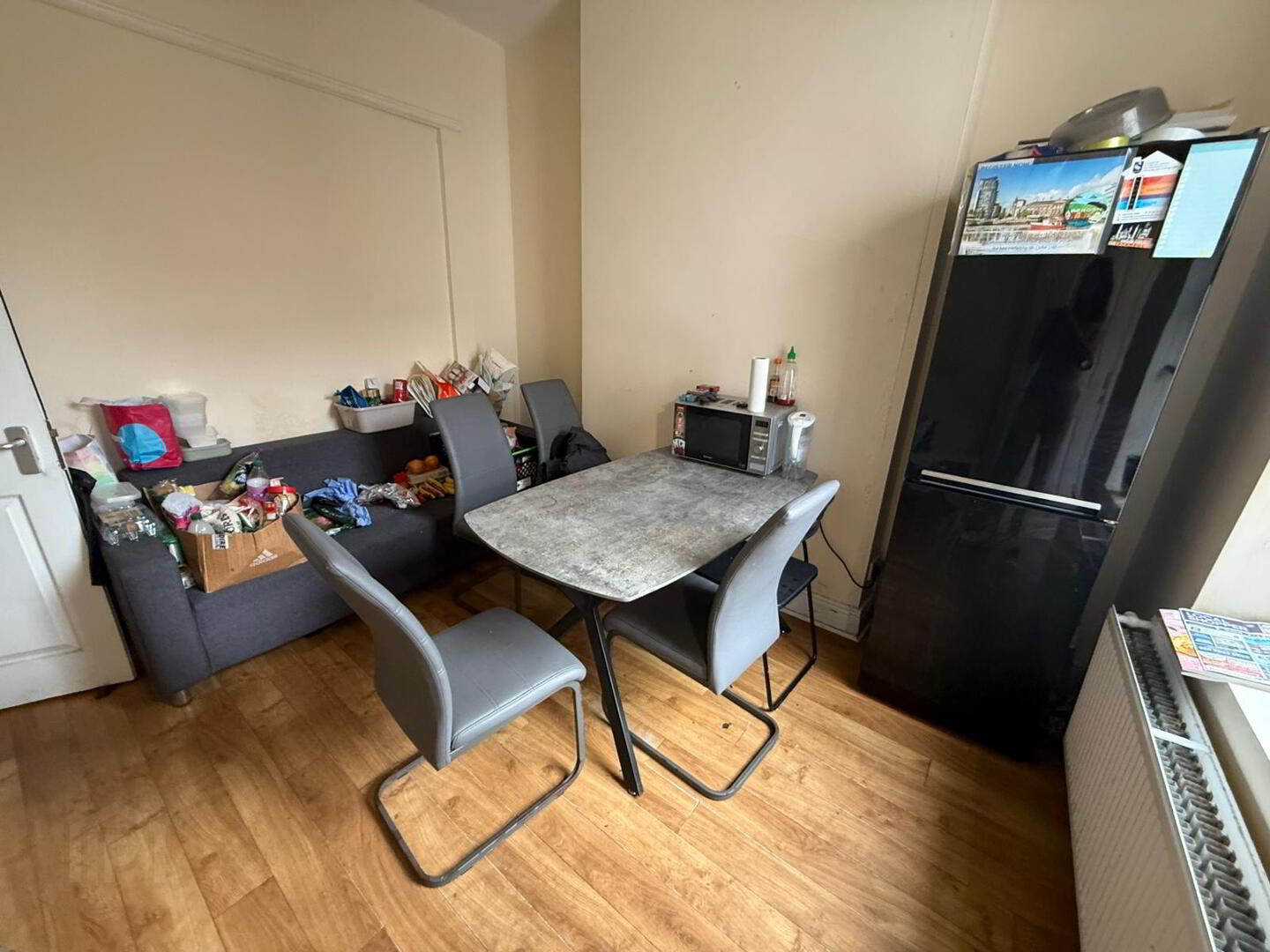Elaine Street, Room 5 6 of 9
