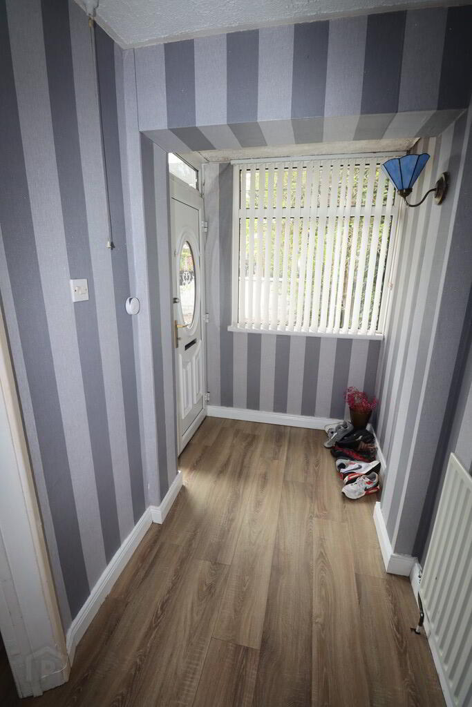 125 Elmfield Road 2 of 18