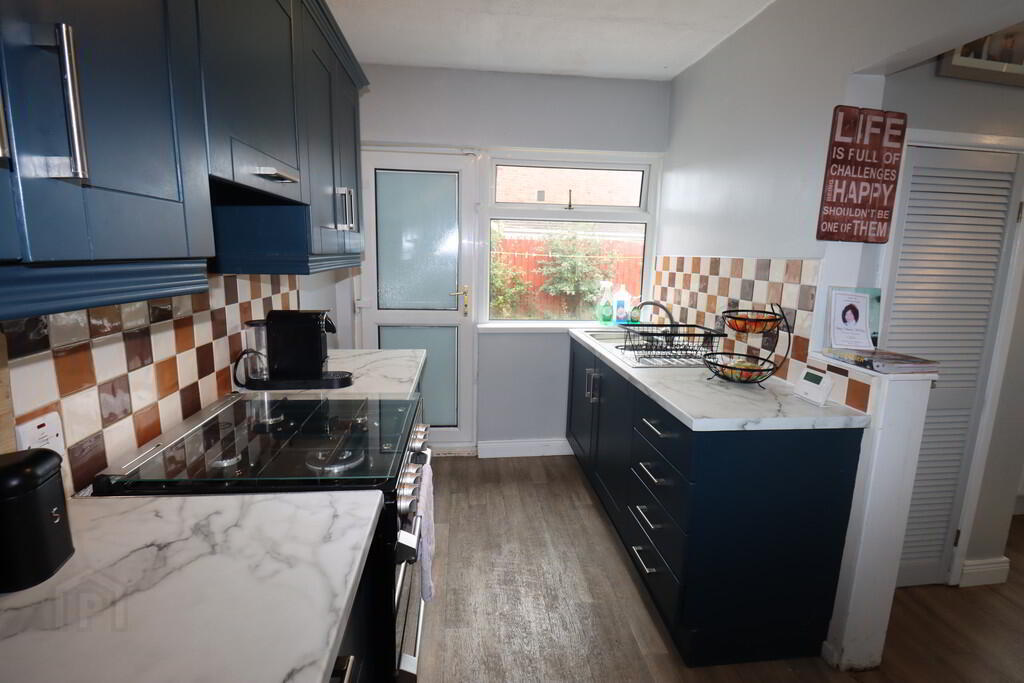 125 Elmfield Road 7 of 18