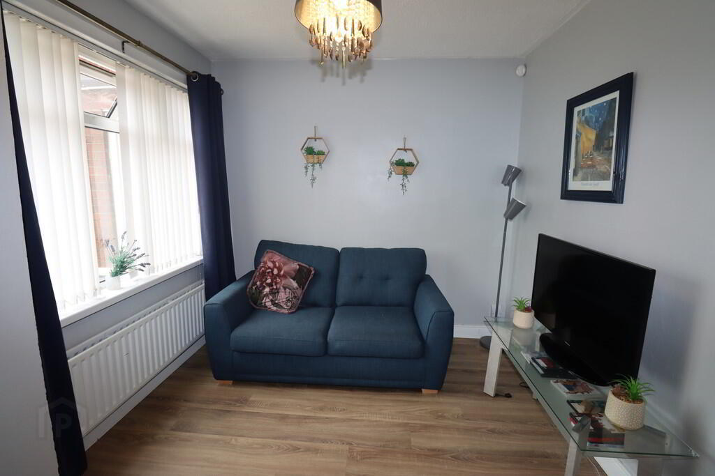 125 Elmfield Road 9 of 18