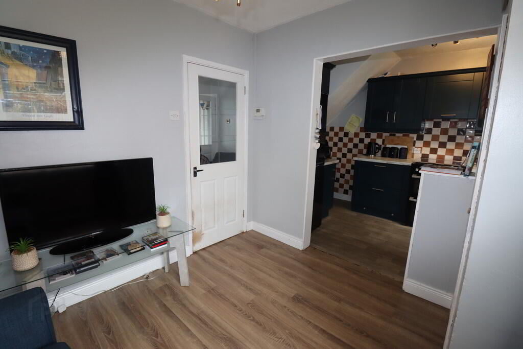 125 Elmfield Road 10 of 18