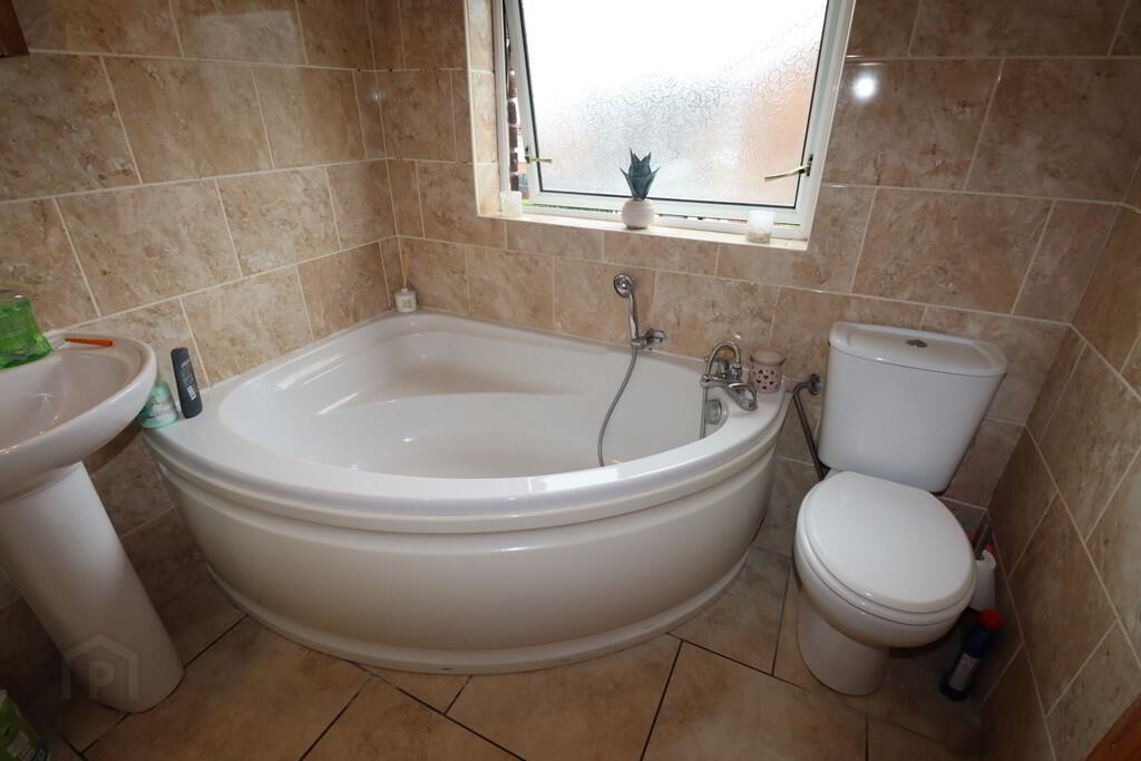 125 Elmfield Road 16 of 18