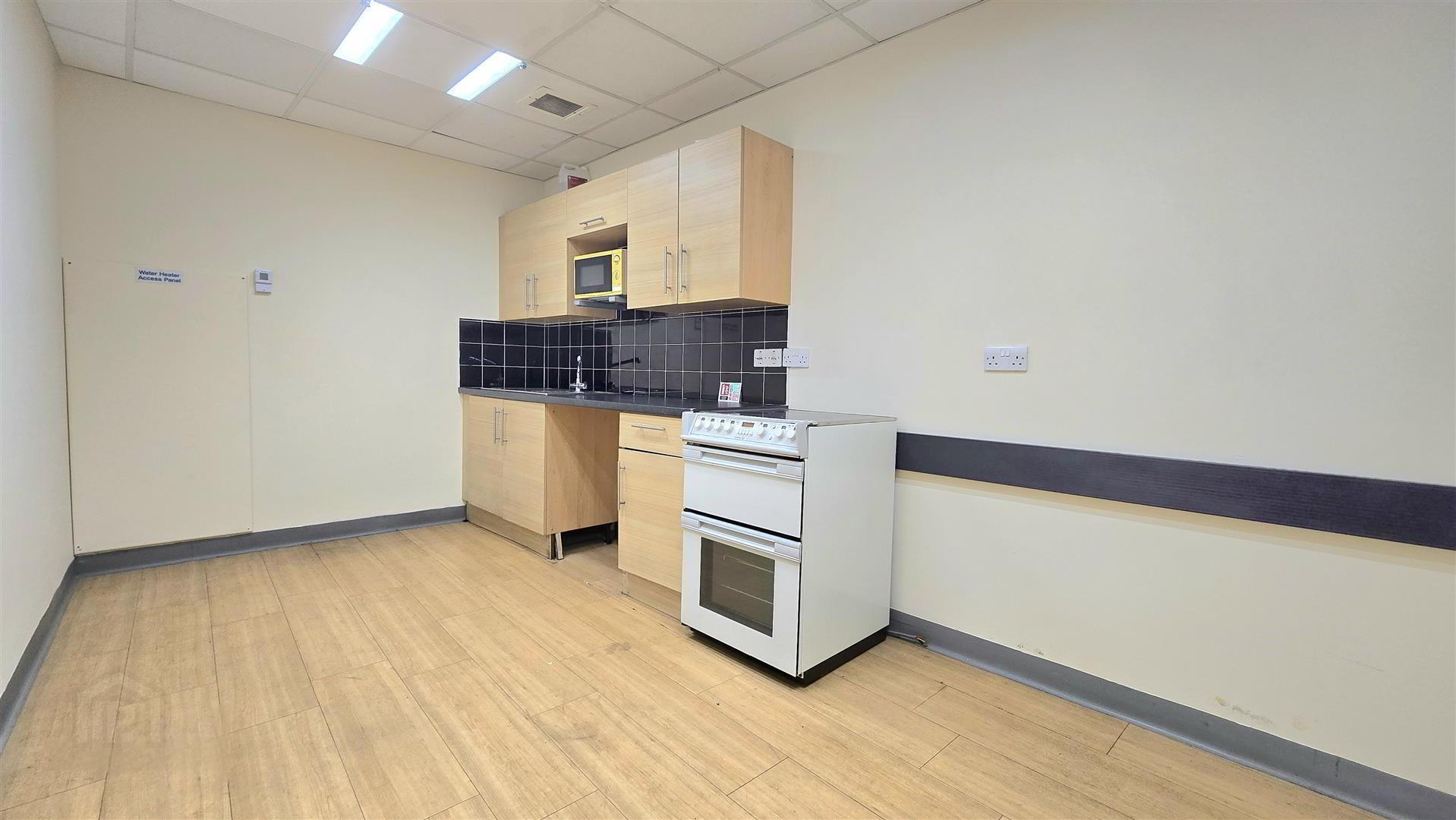 Unit 2, Church Street 7 of 8