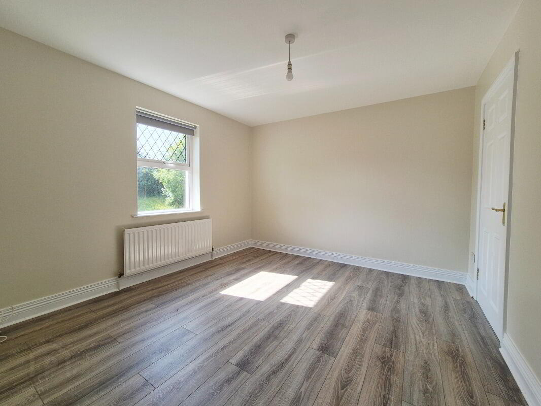 5 Lambrook Close 4 of 9