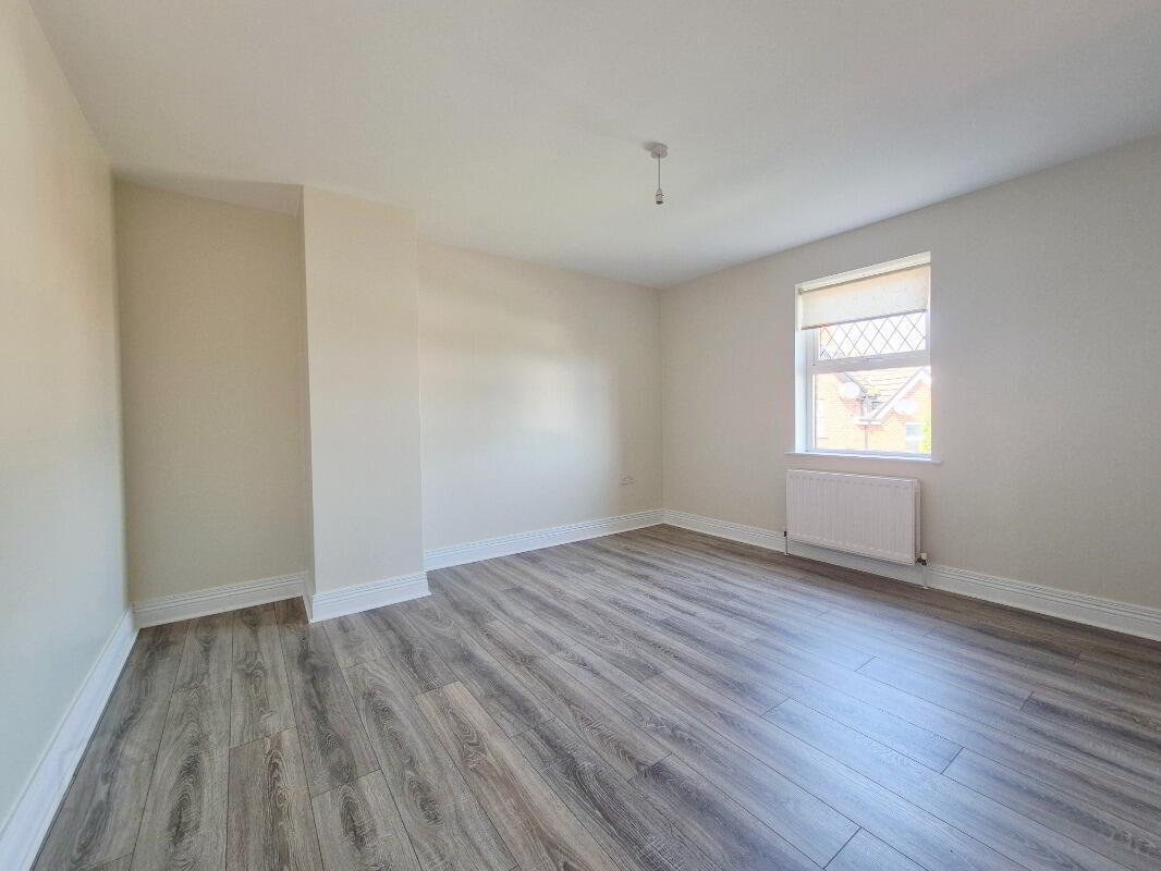 5 Lambrook Close 6 of 9