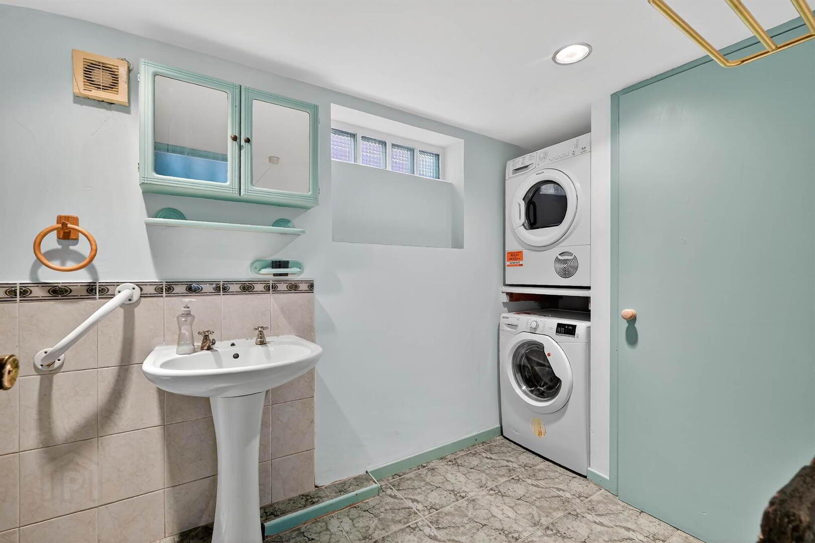 35 Rugby Road 13 of 48