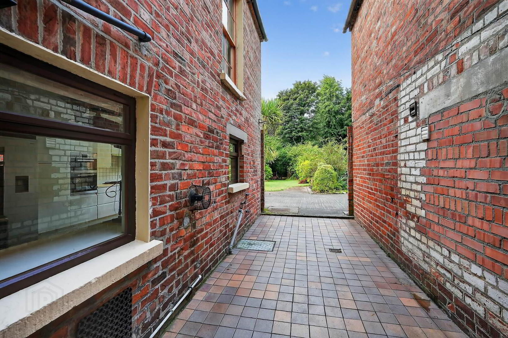 35 Rugby Road 40 of 48