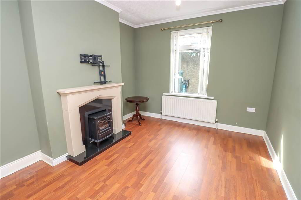 1 Pims Avenue 6 of 19